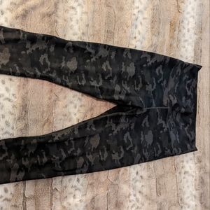 Fabletics Powerhold 7/8 Camo Leggings M